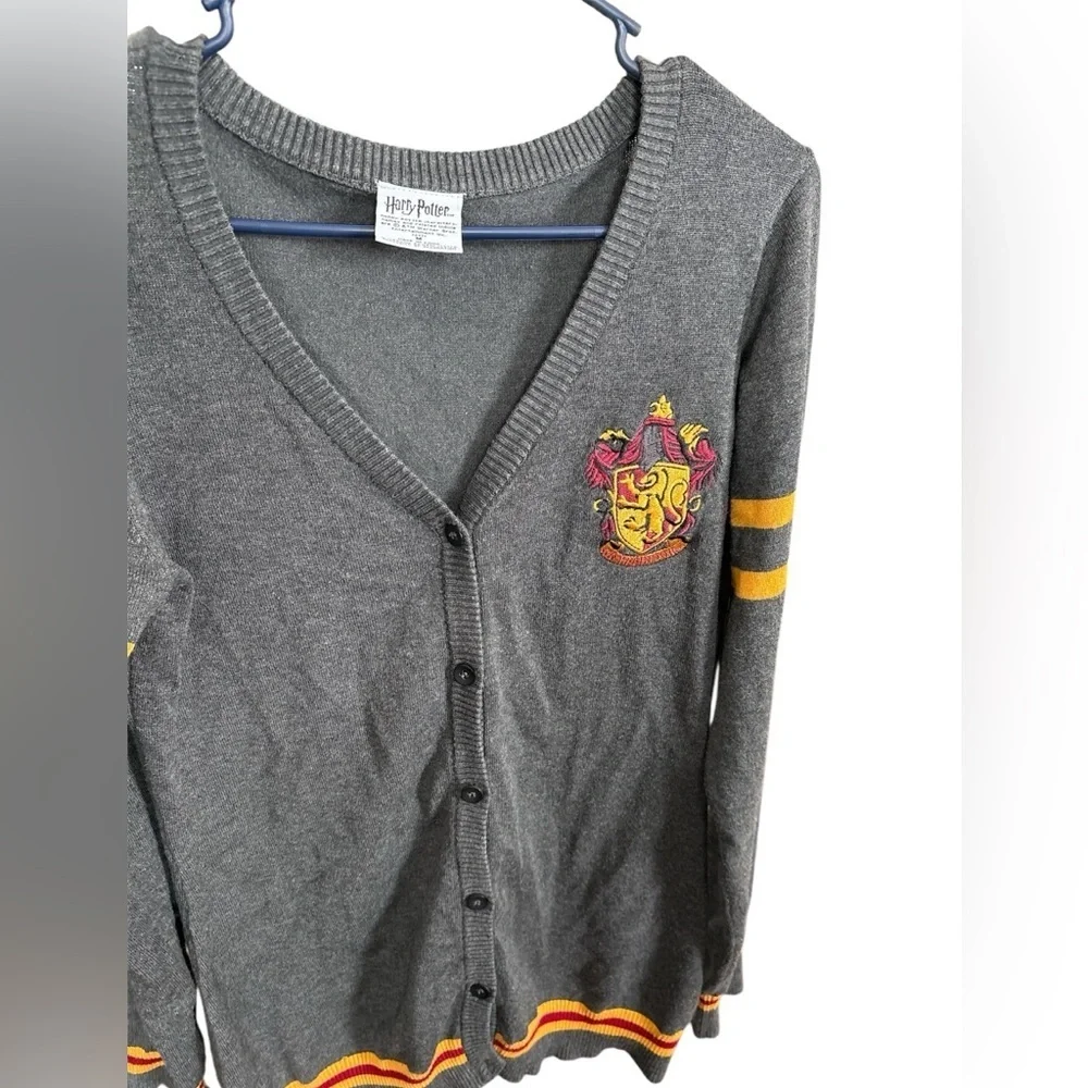 Harry Potter CLOSET CLEANOUT Gryffindor cardigan sweater-Size M